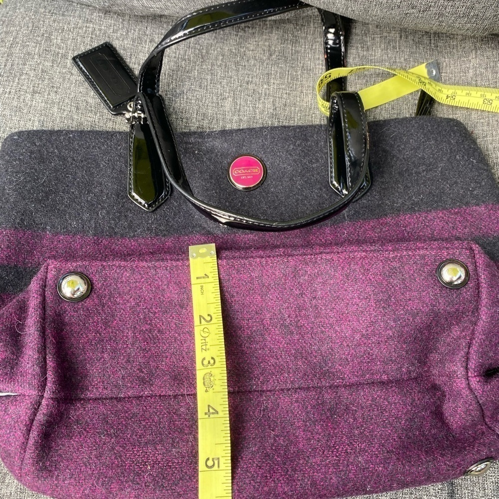 Coach |  gorgeous wool purse F24786 - Picture 11 of 14